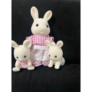 Calico Critters Sylvanian Families Snow Warren White Rabbits Babies and Mommy
